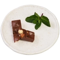 Шоколад молочный без сахара с цельным фундуком и изюмом Пища богов 30г