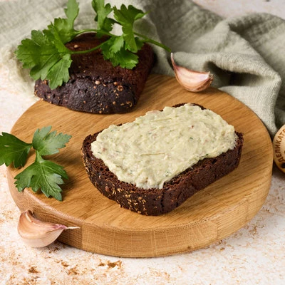 Масло закусочное селедочное с чесноком и зеленью от Шефа 180г-0}