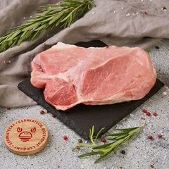 Свинина кусковая бескостная охлажденная лопатка от Шефа~400г
