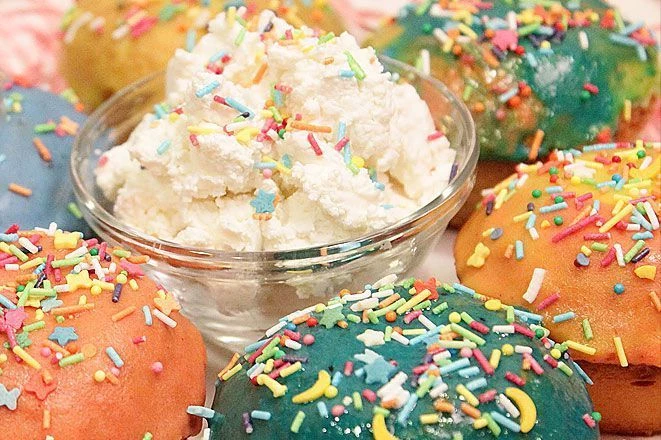 Цветные мини-кексы