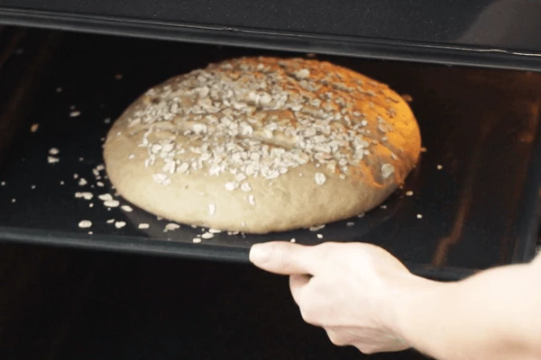 Когда тесто расстоится, поставить в предварительно разогретую до 180 градусов духовку на 40 - 45 минут. 
