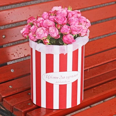 Букет Леди бомбастик в шляпной коробке XL ~9-11шт-0}