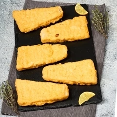 Треугольники лососевые в кляре 500г