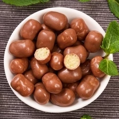 Драже хрустящее кукурузное в шоколаде Деликатеска 100г