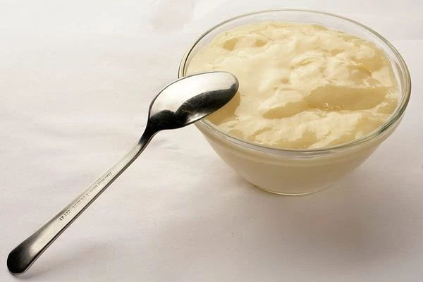 Готовый крем, консистенции густой сметаны снять с огня, дать хорошо остыть.