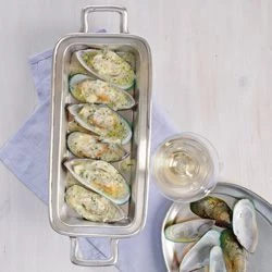 Мидии с соусом из голубого сыра