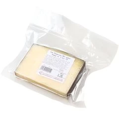 Сыр полутвердый Пармезан 40% жир. Деликатеска ~200г