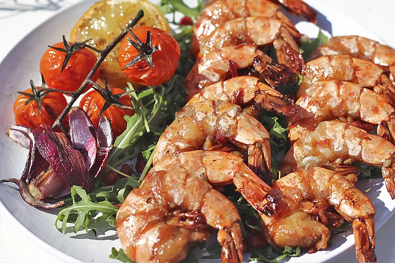 Креветки в гранате на гриле