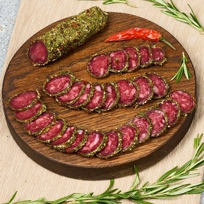 Колбаса сыровяленая Сальчичон Монтанья Премиум в пряных травах Деликатеска 110г-1}