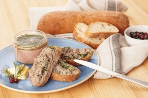 Домашний паштет с желе из огурца