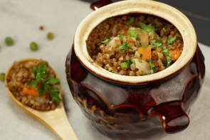 Гречка с белыми грибами в горшочках