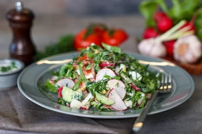Свежий салат с щавелем