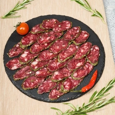 Колбаса сыровяленая Сальчичон Монтанья Премиум  в пряных травах нарезка Деликатеска 50г-1}