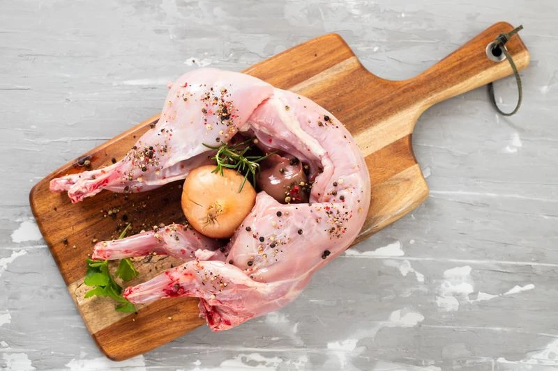 Как правильно приготовить кролика: вымачивание, маринад и специи