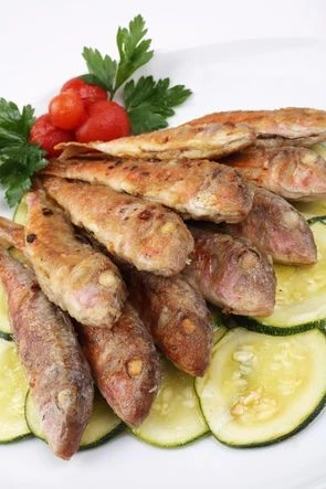 Барабулька с маринованными кабачками