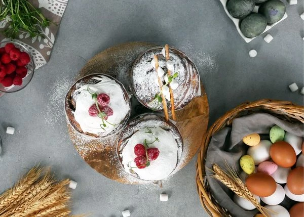 Оформить свежей малиной и посыпать сахарной пудрой. Приятного аппетита!
