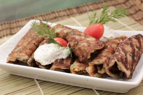 Подайте с соусом тартар или сметаной.