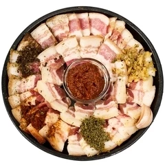 Шпик соленый с аджикой Деликатеска 300г