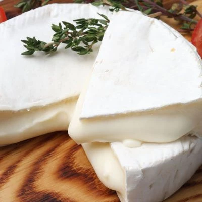 Сыр Бри мягкий 50% жир. Деликатеска 120г-1}