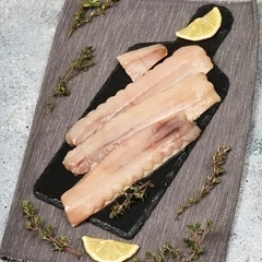 Сельдь тихоокеанская слабосоленая филе в масле 200г