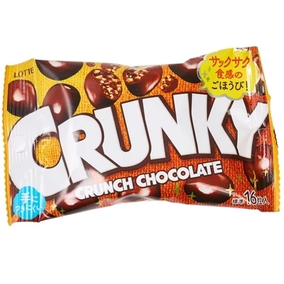 Шоколадное драже Crunky с хрустящим рисом Lotte Япония 44г-0}