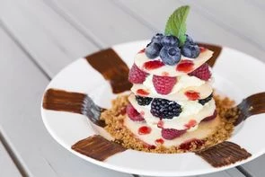 Мильфей с ягодами