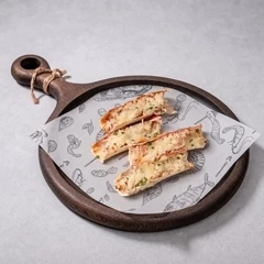 Камчатский краб запеченный с трюфельным соусом и пармезаном 1шт