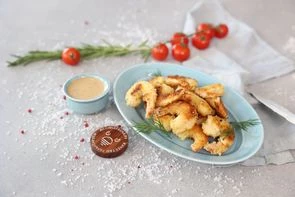 Креветки в панировке с ореховым соусом