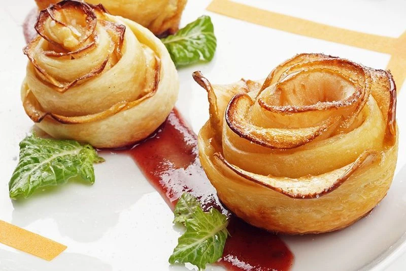 Сладкие яблочные розы