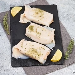 Кальмар фаршированный горбушей и грибами ~650г