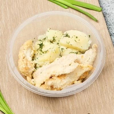 Минтай жареный на луковой подушке с отварным картофелем Деликатеска 250г-1}