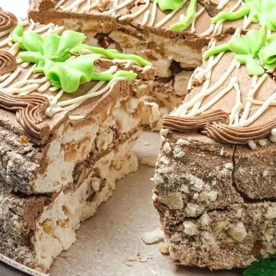 Торт Киевский с арахисом Деликатеска 600г-1}