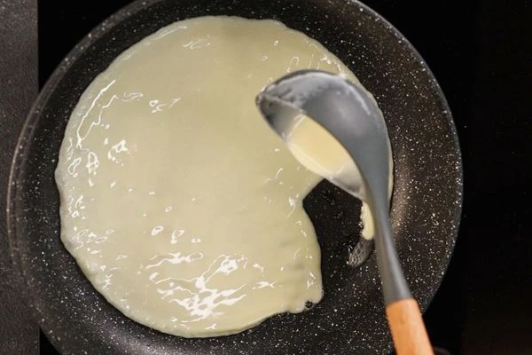 Испечь блинчики. 
