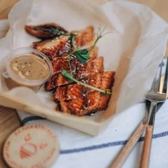 Угорь с ореховым соусом