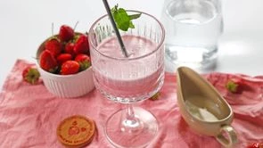 Лимонад с клубникой и сгущенкой