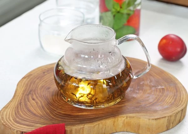 Заварить чай.