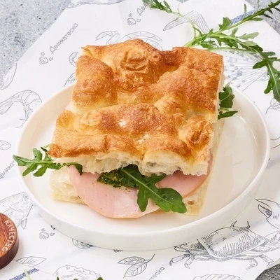 Сэндвич фокачча с мортаделлой и моцареллой от Шефа 140г-0}