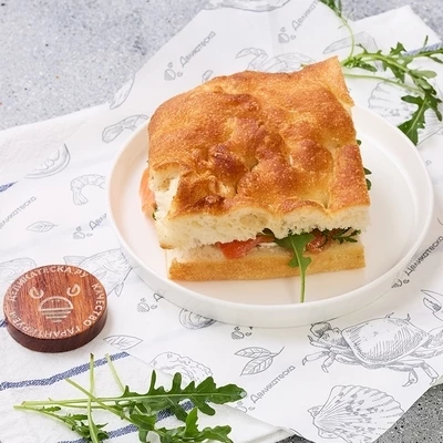 Сэндвич фокачча с форелью и творожным сыром от Шефа 140г-0}