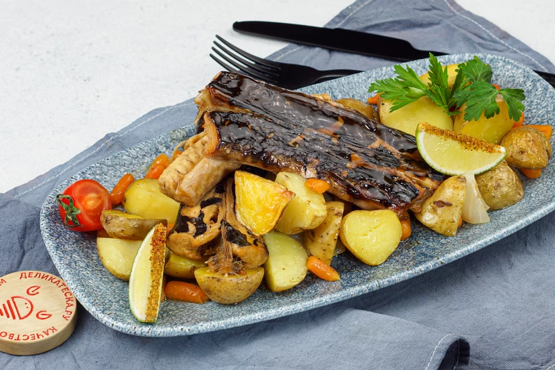 Рыба-игла в соусе унаги