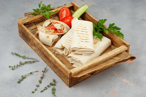 При подаче украсить зеленью.