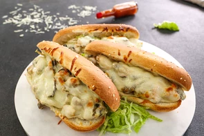 Хот-дог с мидиями и вешенками