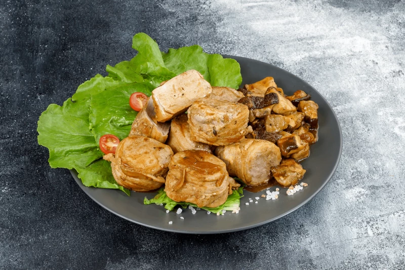 Свиные медальоны с грибами