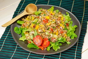 Легкий салат с киноа