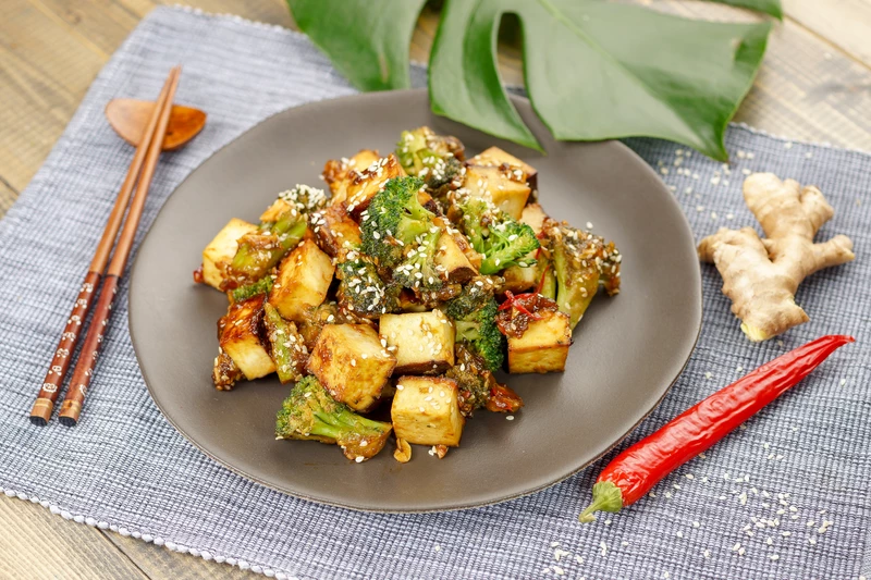 Тофу с брокколи в азиатском стиле