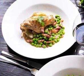 Кролик тушеный в пикантном соусе