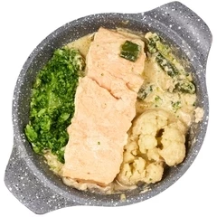 Лосось с овощами Деликатеска 245г