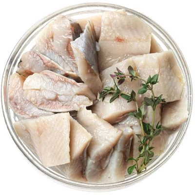 Сельдь атлантическая слабосоленая кусочки в пряной заливке Деликатеска 330г РАСПРОДАЖА-0}